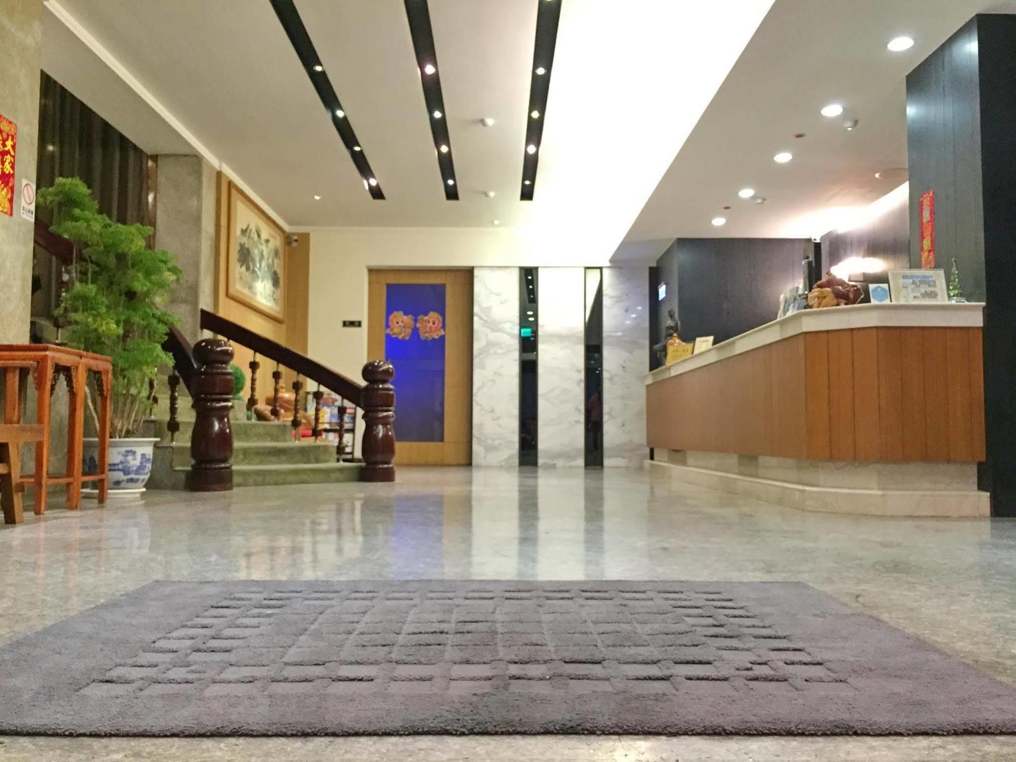 Country Garden Hotel Chiayi City Exterior photo