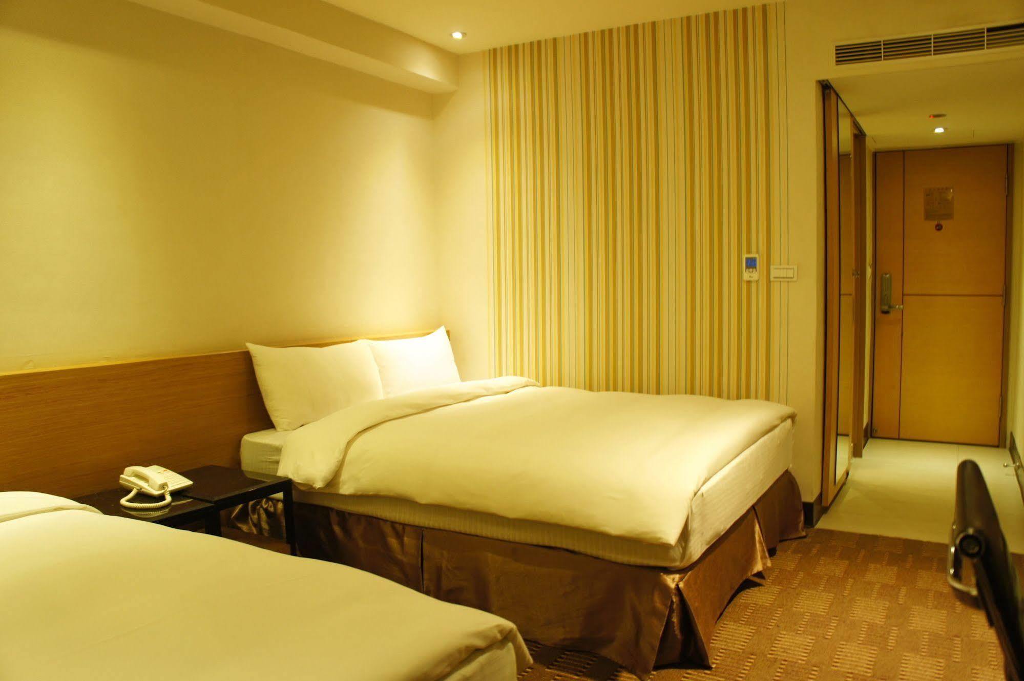 Country Garden Hotel Chiayi City Exterior photo